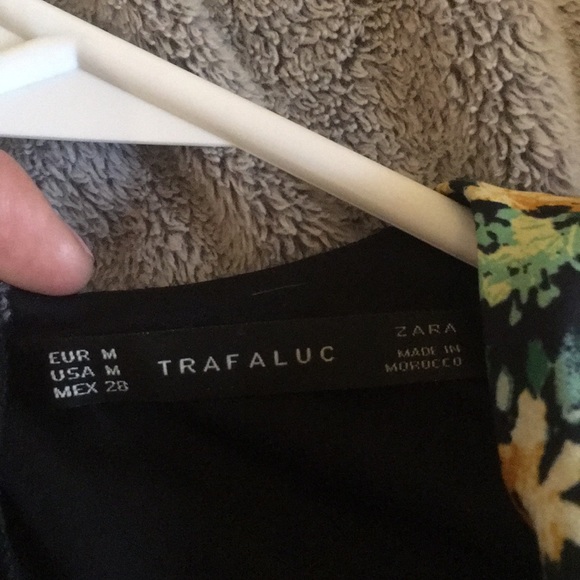 Zara summer dress with mesh stomach - Picture 3 of 3